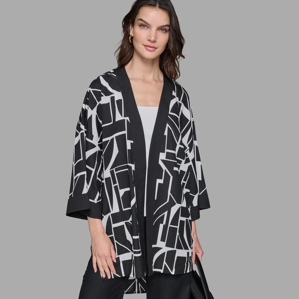 🎩🗝️ NWT $89 KARL LAGERFELD PARIS
Oversized Abstract Geo-Printed Open Kimono